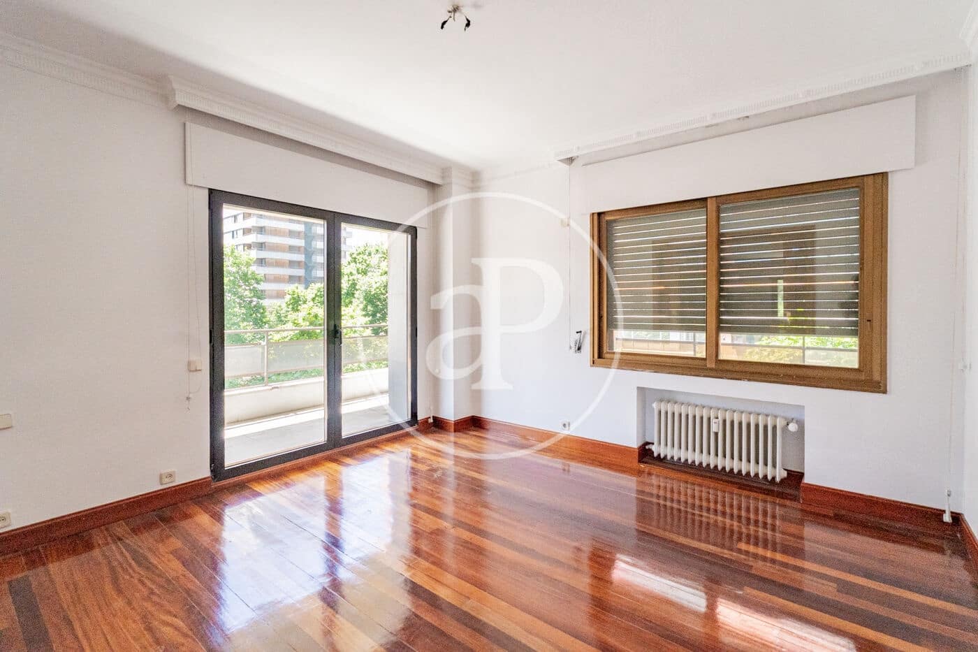 4 quarto Apartamento para arrendar em Madrid cidade com piscina garagem - 6 000 € (Ref: 9899654)