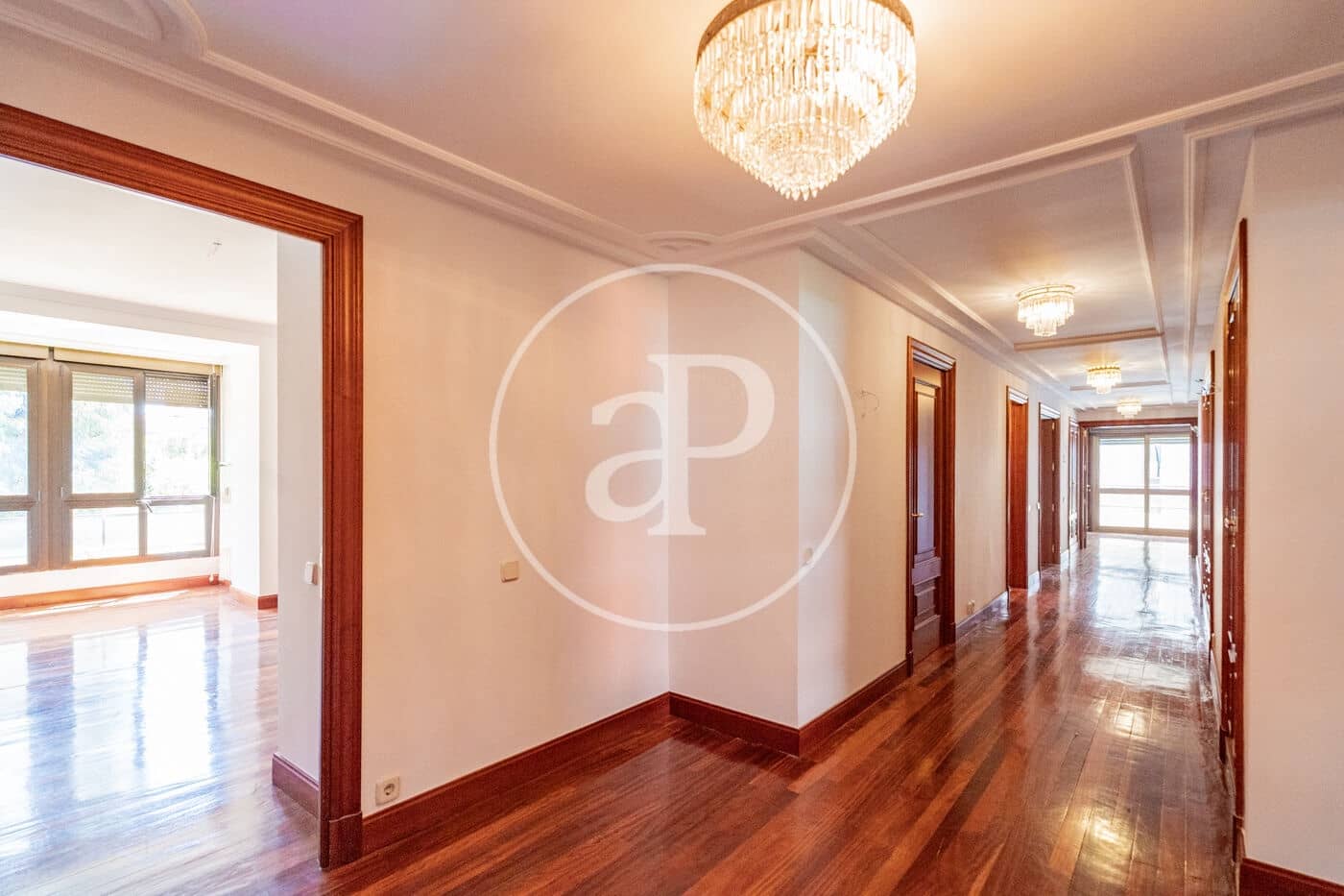 4 quarto Apartamento para arrendar em Madrid cidade com piscina garagem - 6 000 € (Ref: 9899654)
