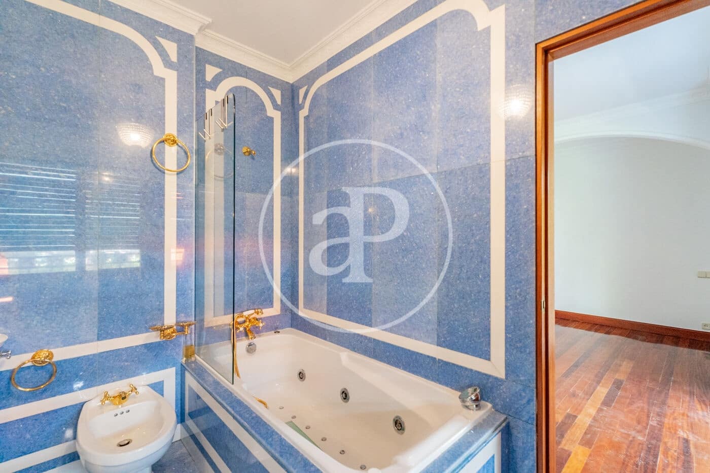 4 quarto Apartamento para arrendar em Madrid cidade com piscina garagem - 6 000 € (Ref: 9899654)