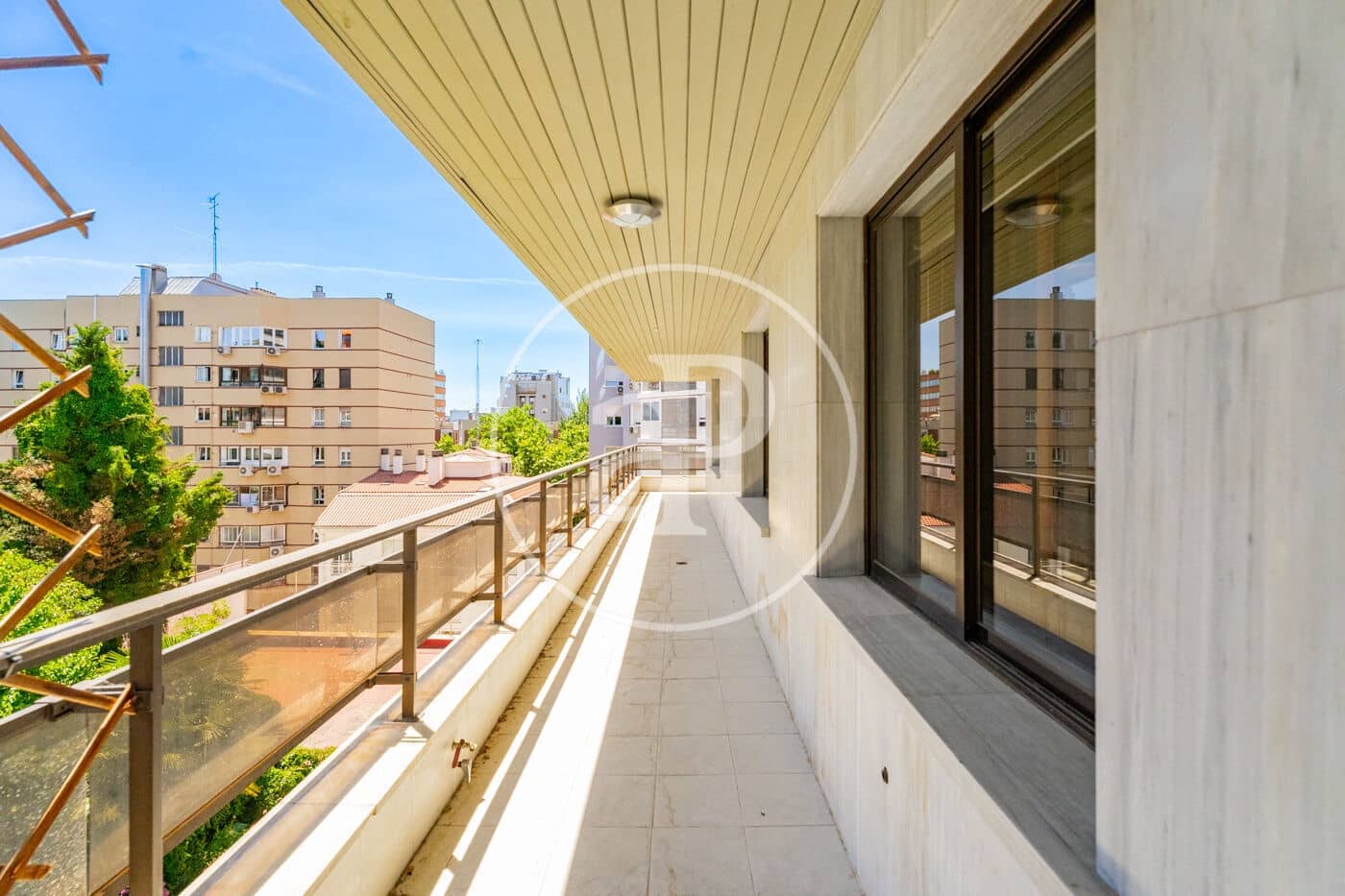 4 quarto Apartamento para arrendar em Madrid cidade com piscina garagem - 6 000 € (Ref: 9899654)