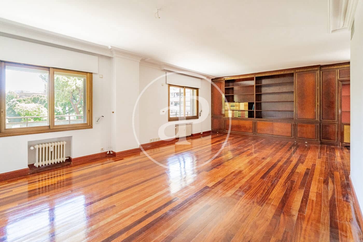 4 quarto Apartamento para arrendar em Madrid cidade com piscina garagem - 6 000 € (Ref: 9899654)