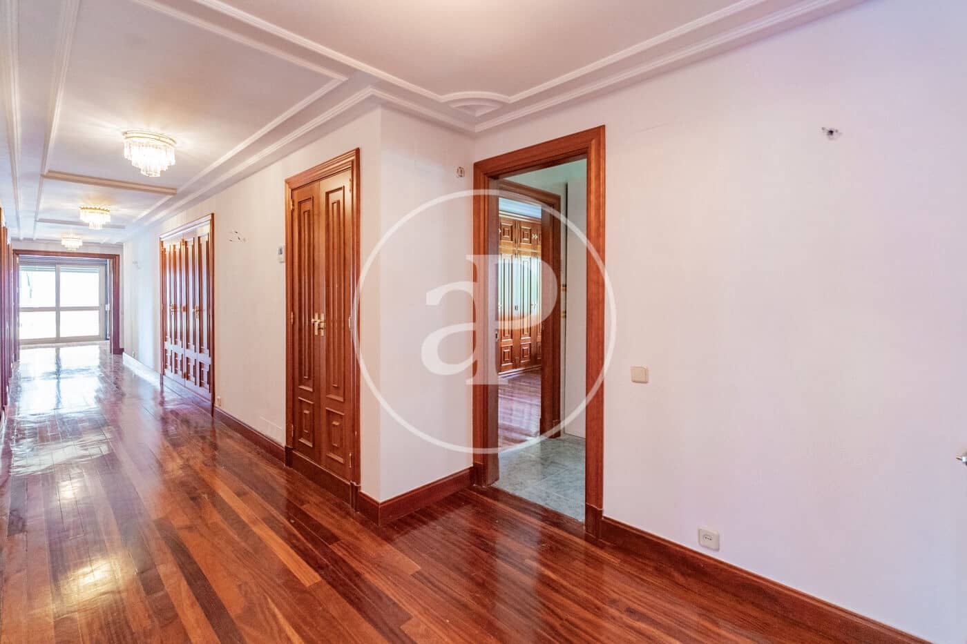4 quarto Apartamento para arrendar em Madrid cidade com piscina garagem - 6 000 € (Ref: 9899654)