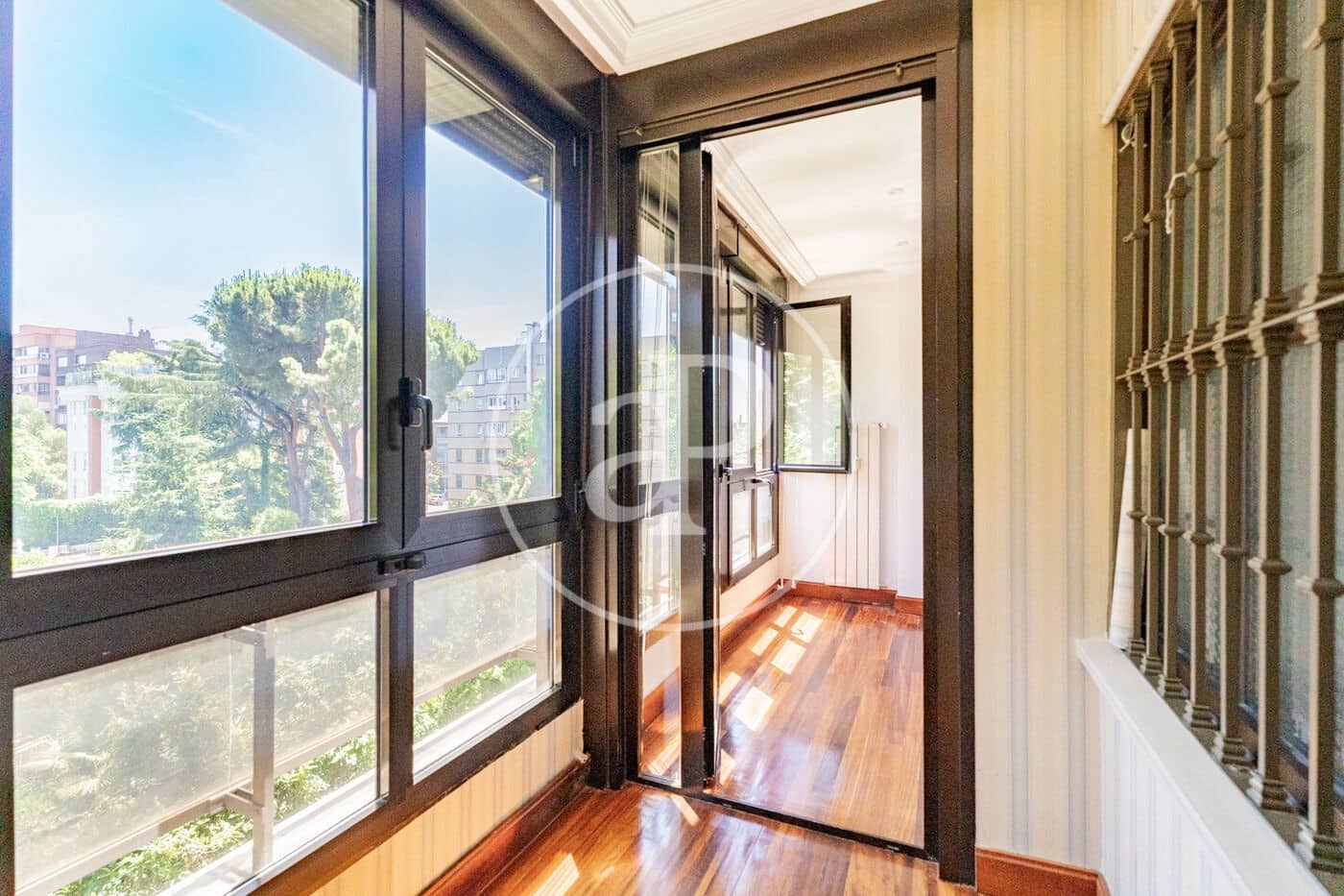 4 quarto Apartamento para arrendar em Madrid cidade com piscina garagem - 6 000 € (Ref: 9899654)