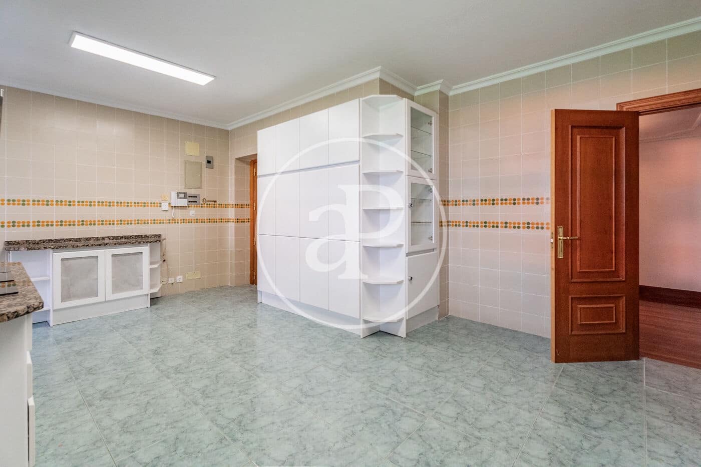 4 quarto Apartamento para arrendar em Madrid cidade com piscina garagem - 6 000 € (Ref: 9899654)