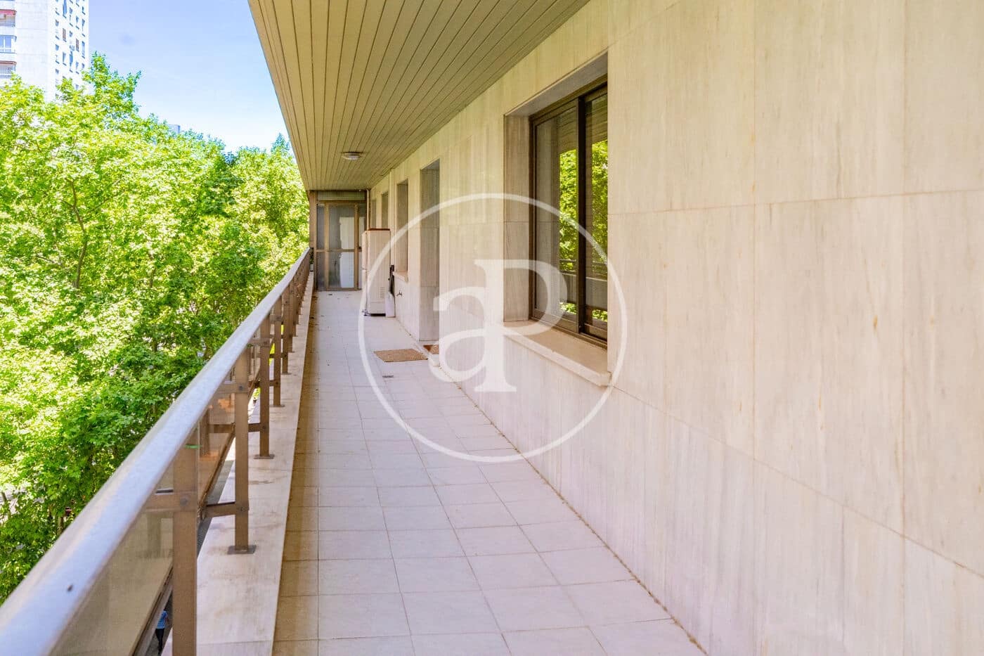 4 quarto Apartamento para arrendar em Madrid cidade com piscina garagem - 6 000 € (Ref: 9899654)