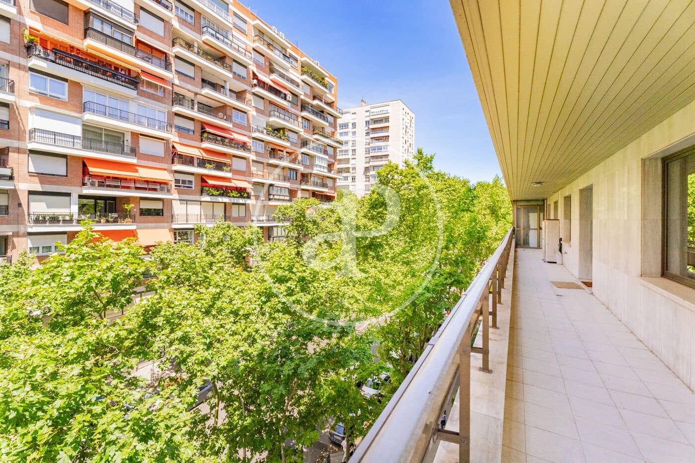 4 quarto Apartamento para arrendar em Madrid cidade com piscina garagem - 6 000 € (Ref: 9899654)