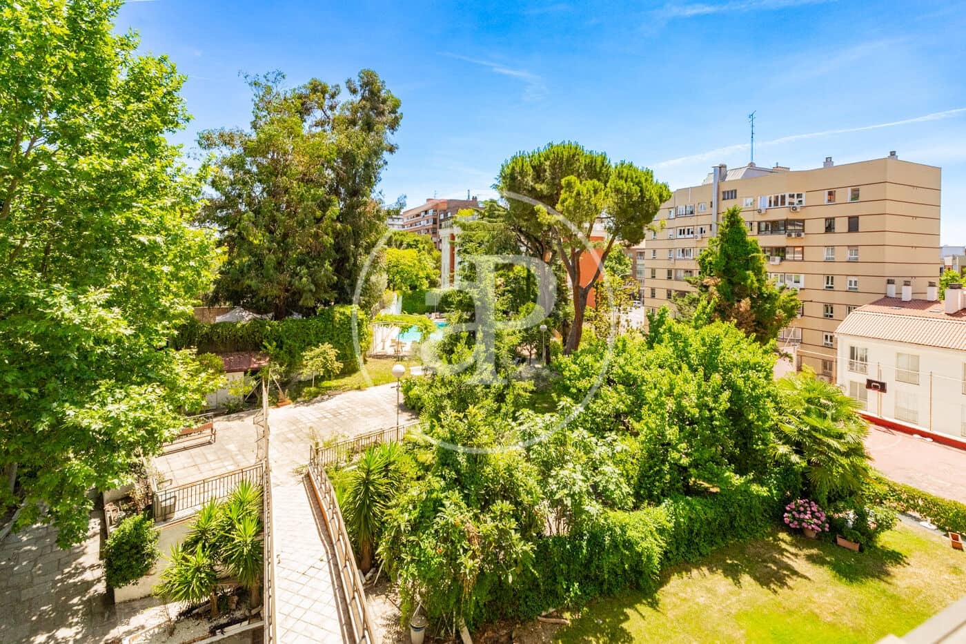 4 quarto Apartamento para arrendar em Madrid cidade com piscina garagem - 6 000 € (Ref: 9899654)