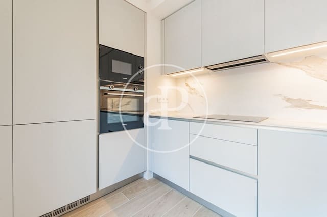 Apartamento de 3 habitaciones en Rios Rosas, Madrid ciudad en alquiler con piscina garaje - 4.000 € (Ref: 9899655)