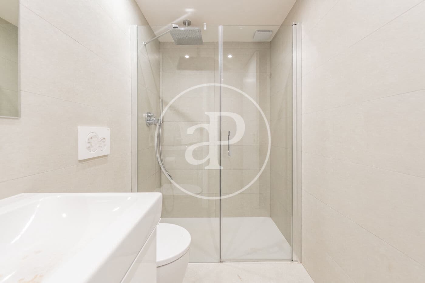 Apartamento de 3 habitaciones en Madrid ciudad en alquiler con piscina garaje - 4.000 € (Ref: 9899655)