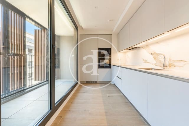 Apartamento de 3 habitaciones en Rios Rosas, Madrid ciudad en alquiler con piscina garaje - 4.000 € (Ref: 9899655)