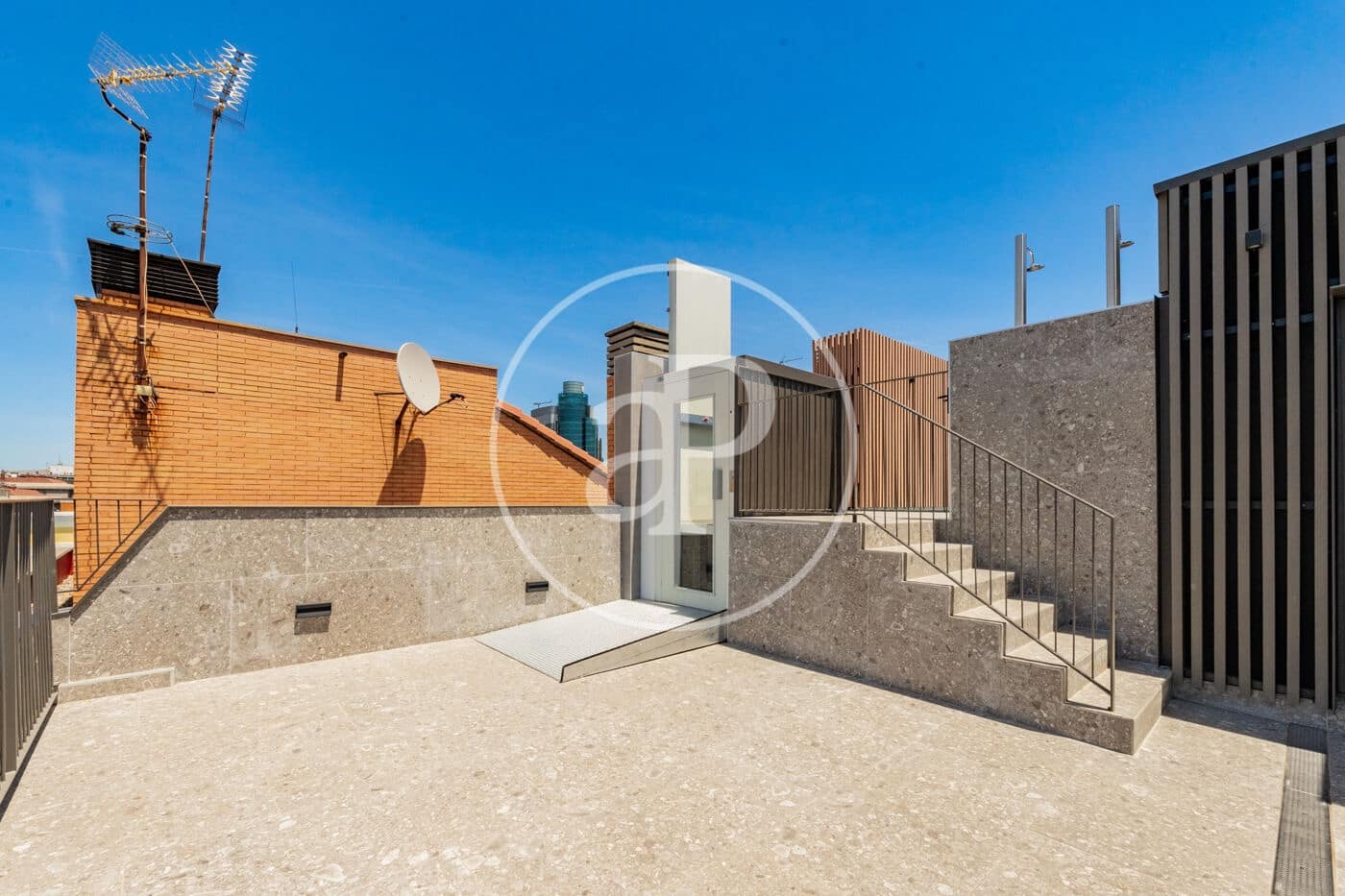 Apartamento de 3 habitaciones en Madrid ciudad en alquiler con piscina garaje - 4.000 € (Ref: 9899655)