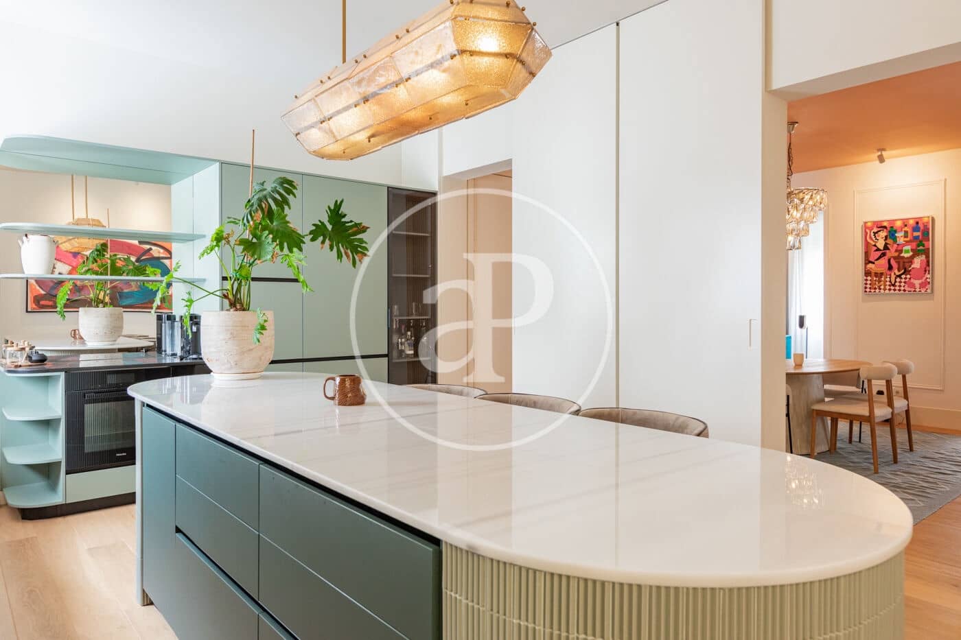 4 quarto Apartamento para arrendar em Madrid cidade - 11 000 € (Ref: 9899656)