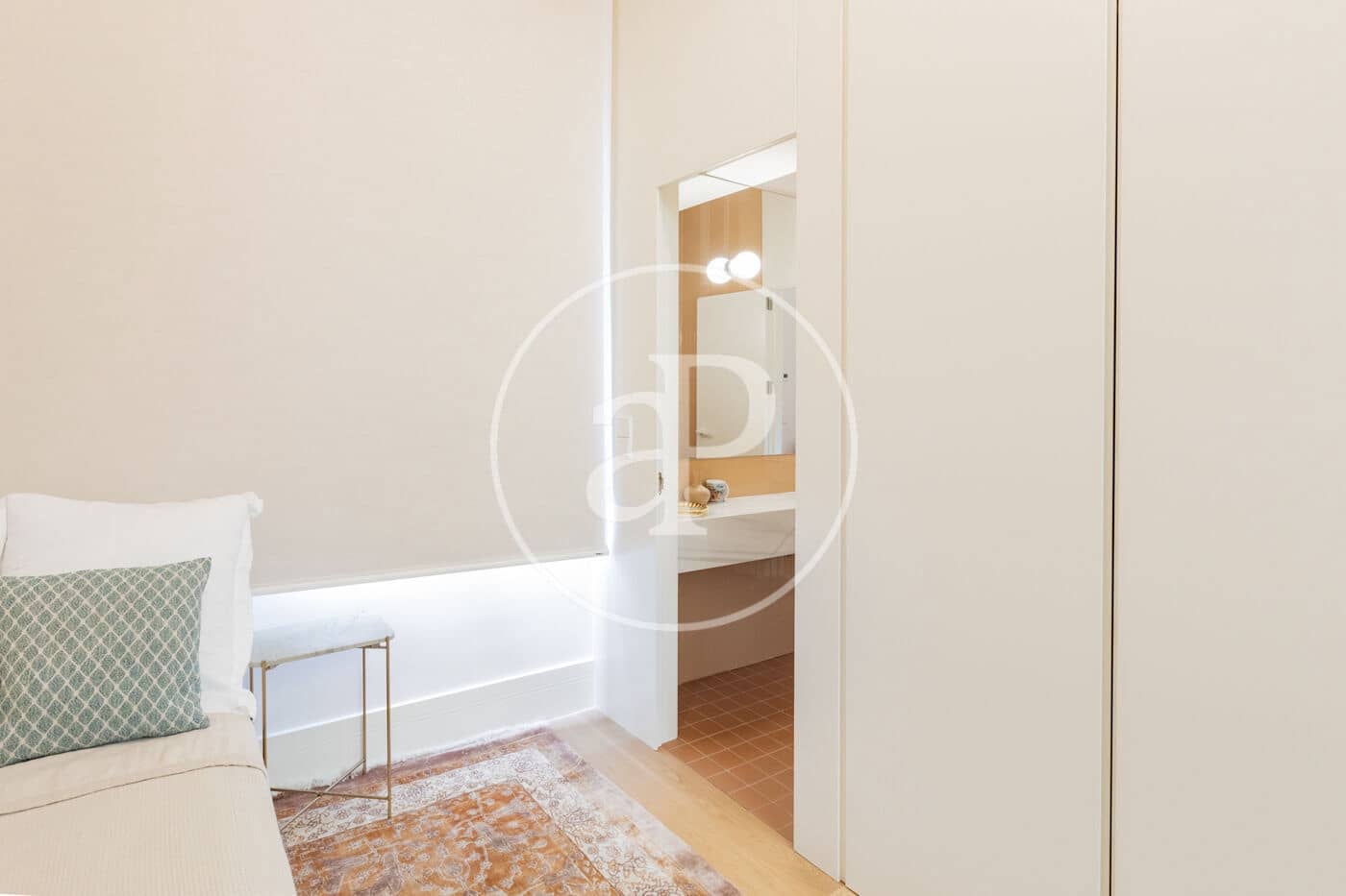 4 quarto Apartamento para arrendar em Madrid cidade - 11 000 € (Ref: 9899656)