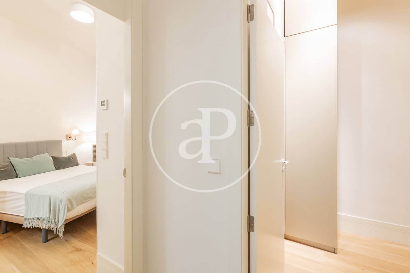4 quarto Apartamento para arrendar em Madrid cidade - 11 000 € (Ref: 9899656)