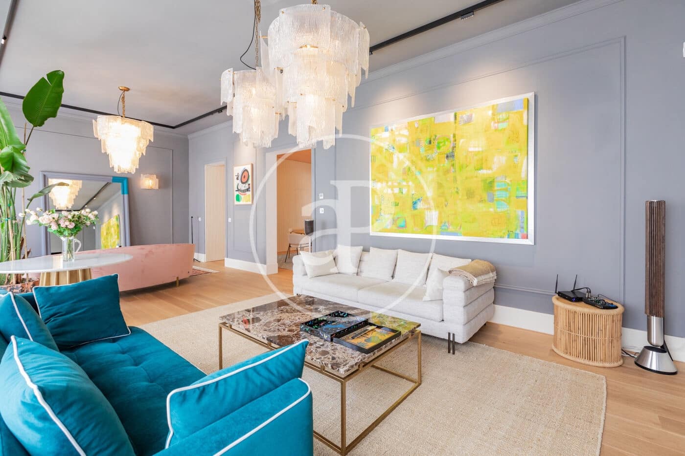 4 quarto Apartamento para arrendar em Madrid cidade - 11 000 € (Ref: 9899656)