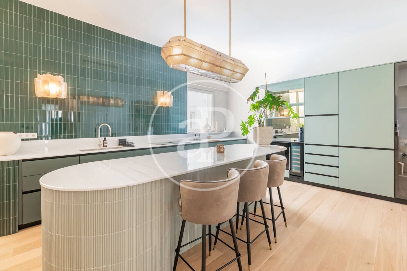 4 quarto Apartamento para arrendar em Madrid cidade - 11 000 € (Ref: 9899656)