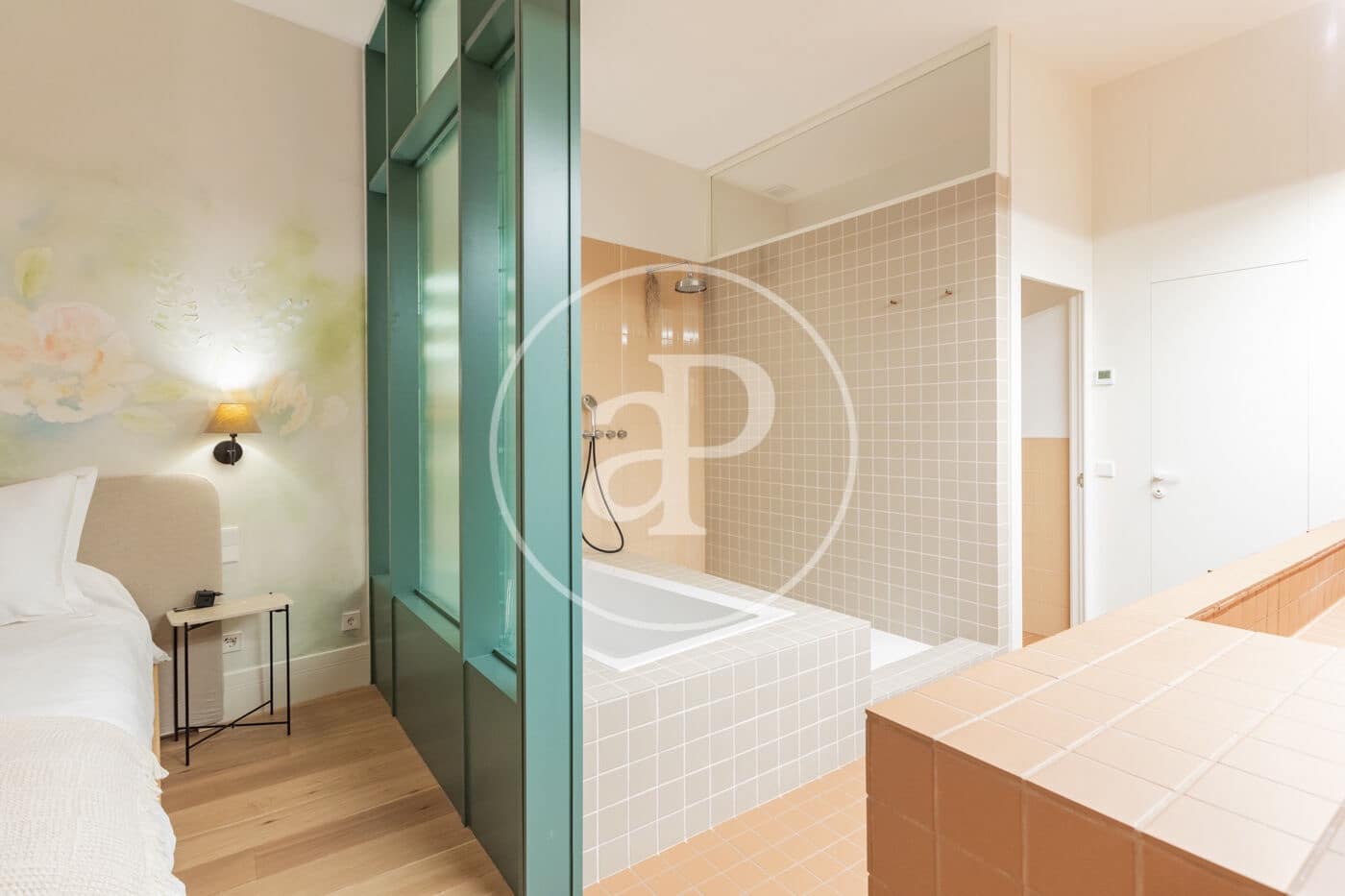 4 quarto Apartamento para arrendar em Madrid cidade - 11 000 € (Ref: 9899656)