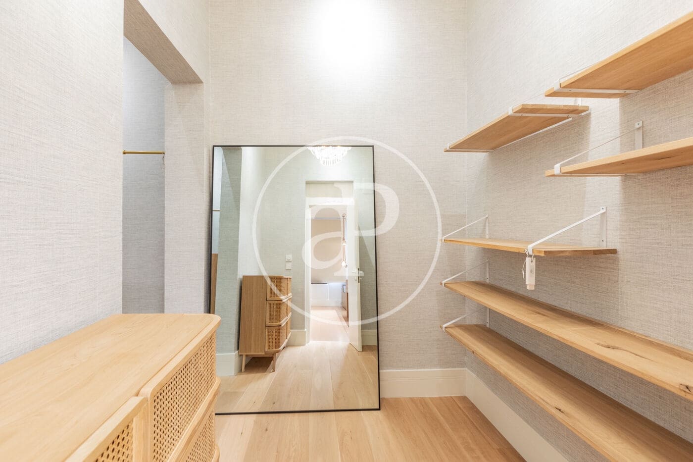4 quarto Apartamento para arrendar em Madrid cidade - 11 000 € (Ref: 9899656)