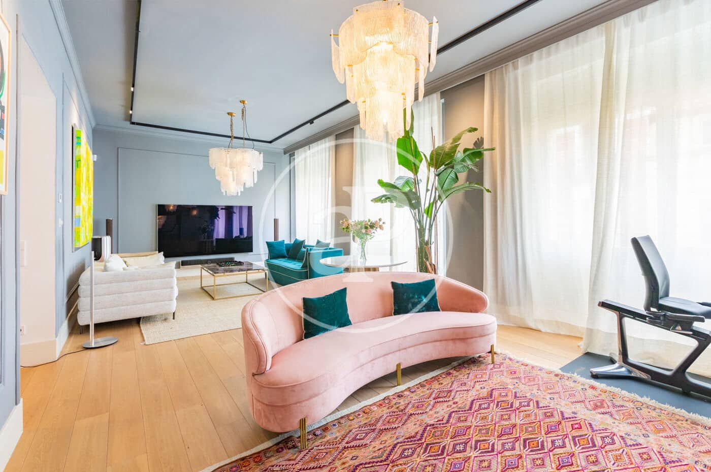 4 quarto Apartamento para arrendar em Madrid cidade - 11 000 € (Ref: 9899656)
