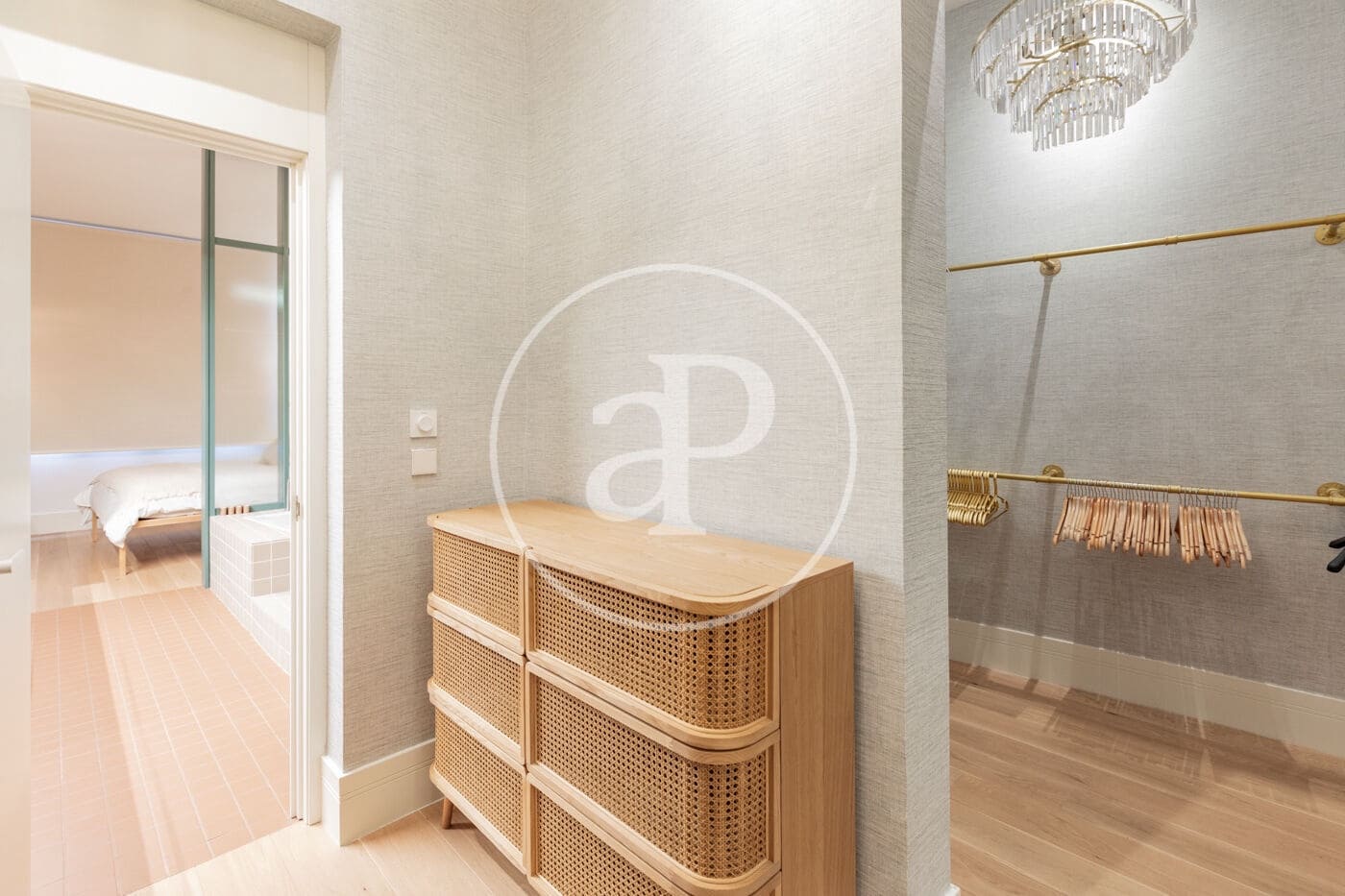 4 quarto Apartamento para arrendar em Madrid cidade - 11 000 € (Ref: 9899656)