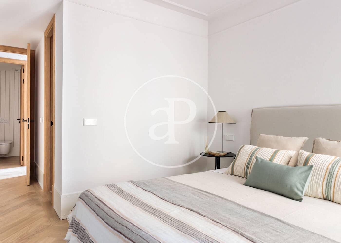 2 bedroom Apartment for sale in Madrid city - € 1,295,000 (Ref: 9904643)