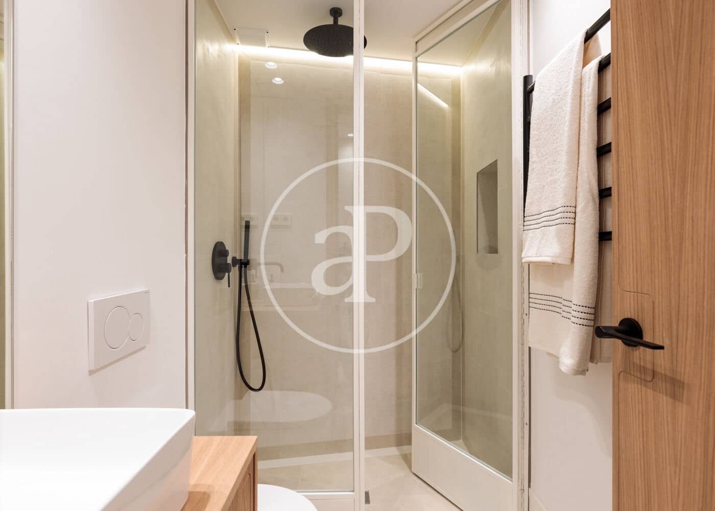 2 bedroom Apartment for sale in Madrid city - € 1,295,000 (Ref: 9904643)