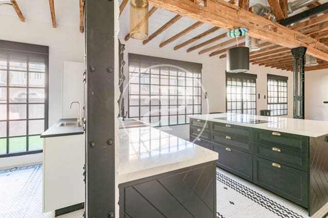 2 slaapkamer Appartement te koop in Sol, Madrid stad - € 1.990.000 (Ref: 9904646)