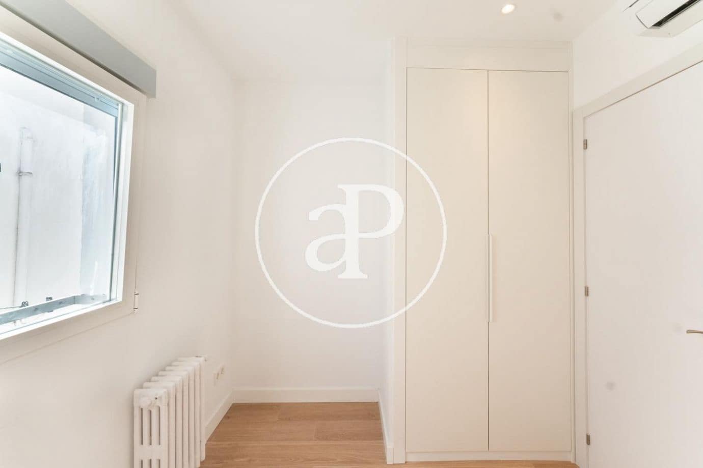 3 slaapkamer Appartement te huur in Madrid stad met garage - € 2.000 (Ref: 9904647)