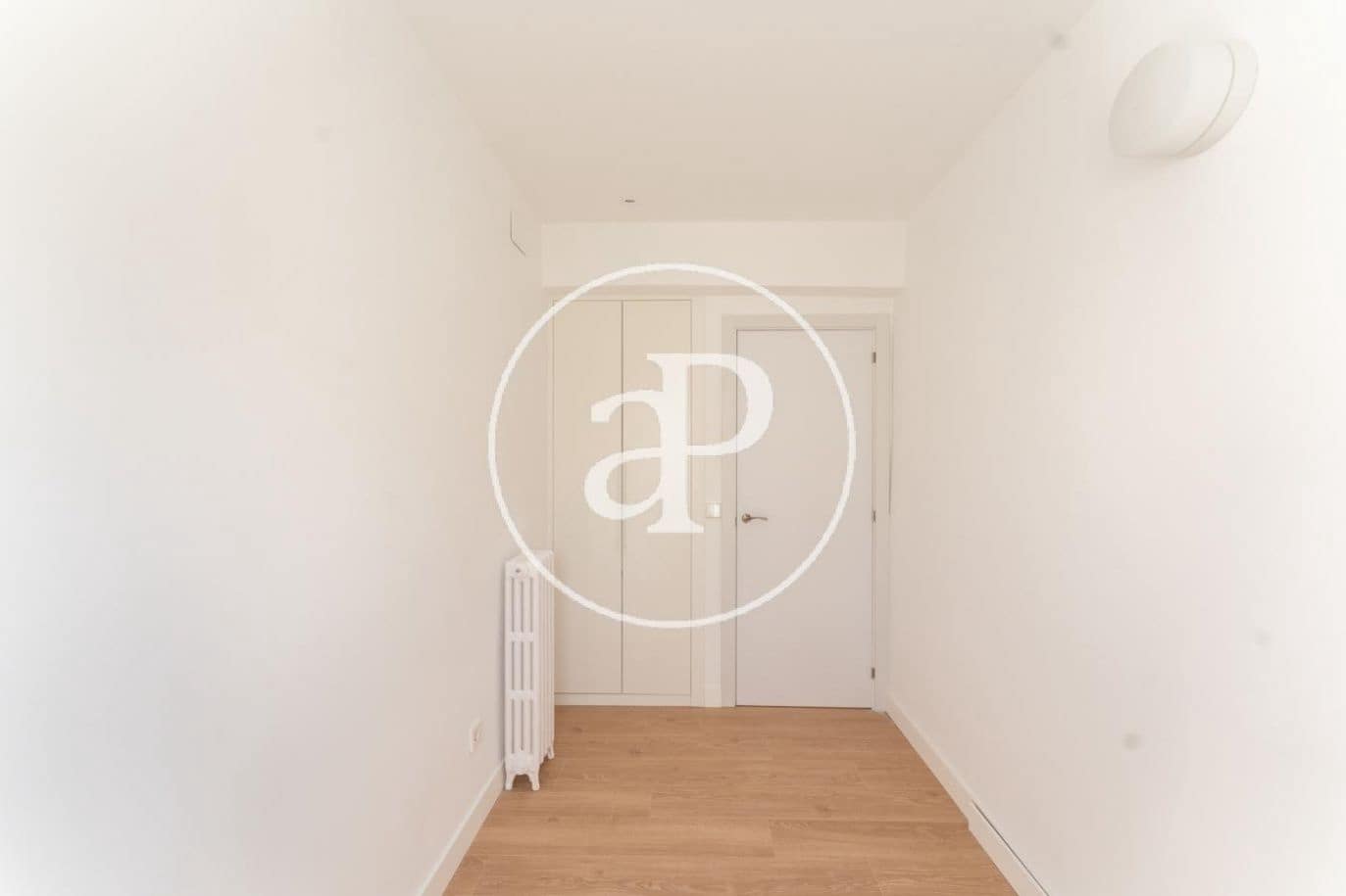 3 slaapkamer Appartement te huur in Madrid stad met garage - € 2.000 (Ref: 9904647)