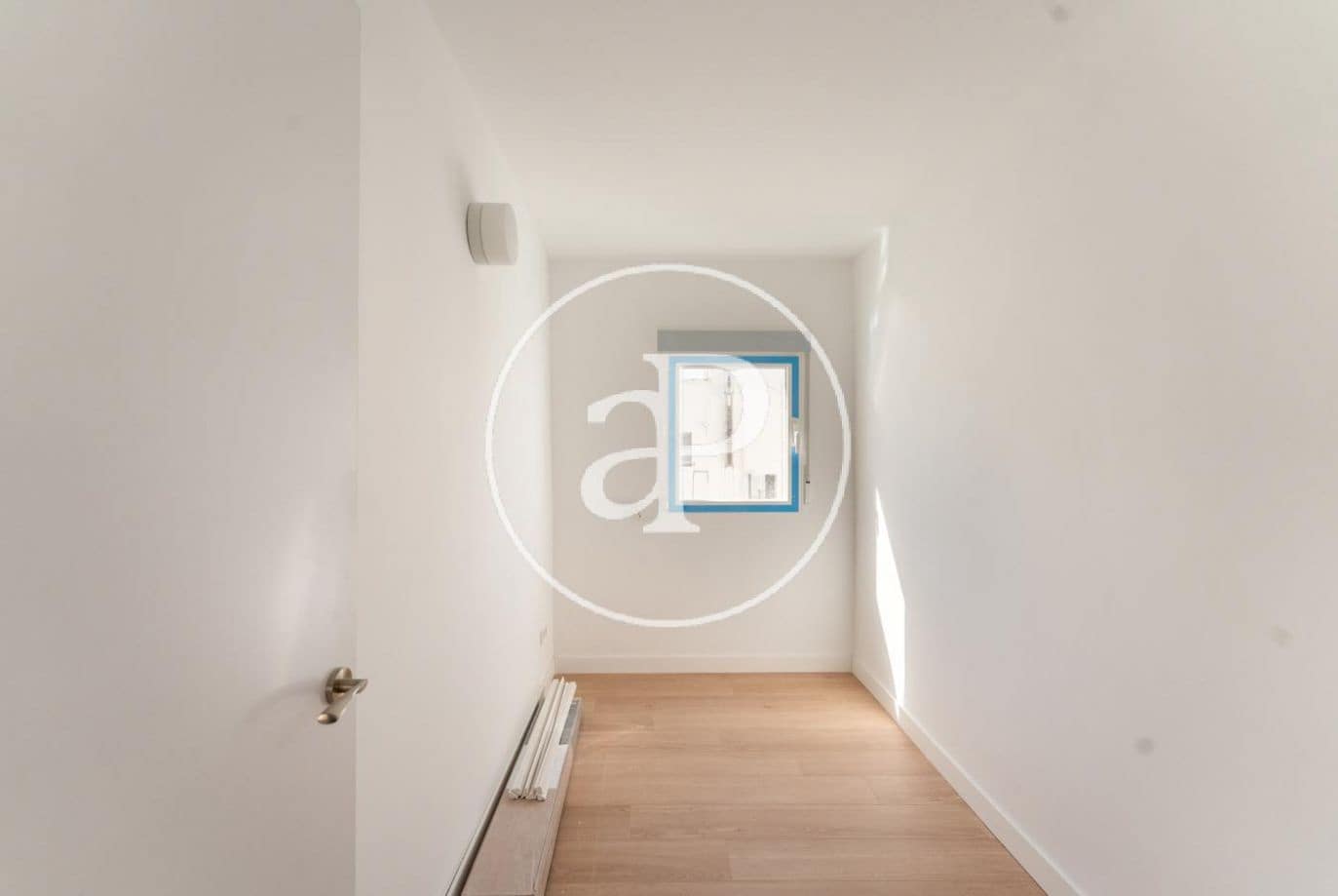 3 slaapkamer Appartement te huur in Madrid stad met garage - € 2.000 (Ref: 9904647)