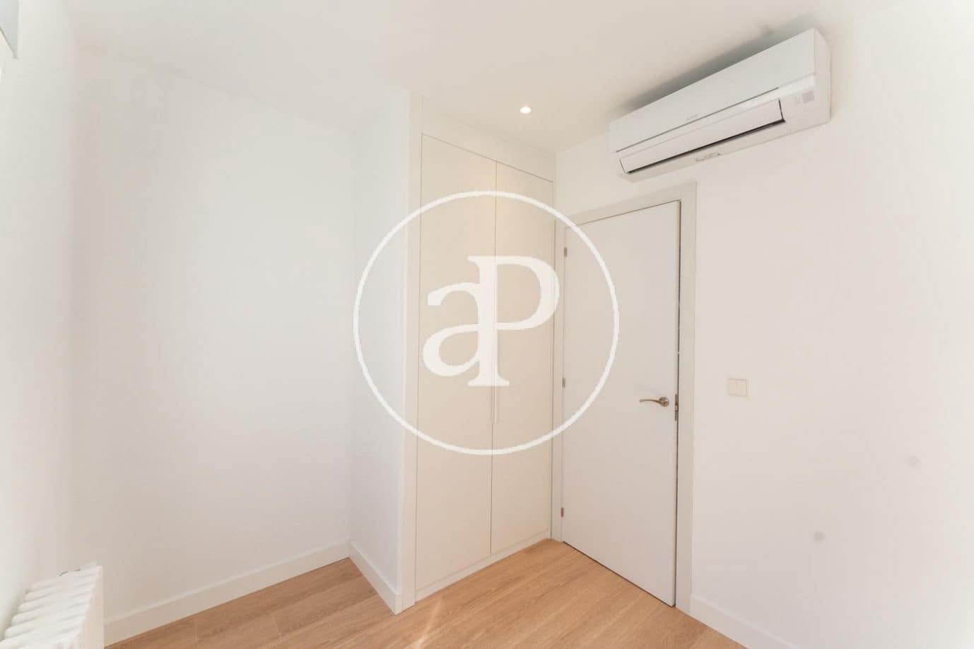 3 slaapkamer Appartement te huur in Madrid stad met garage - € 2.000 (Ref: 9904647)