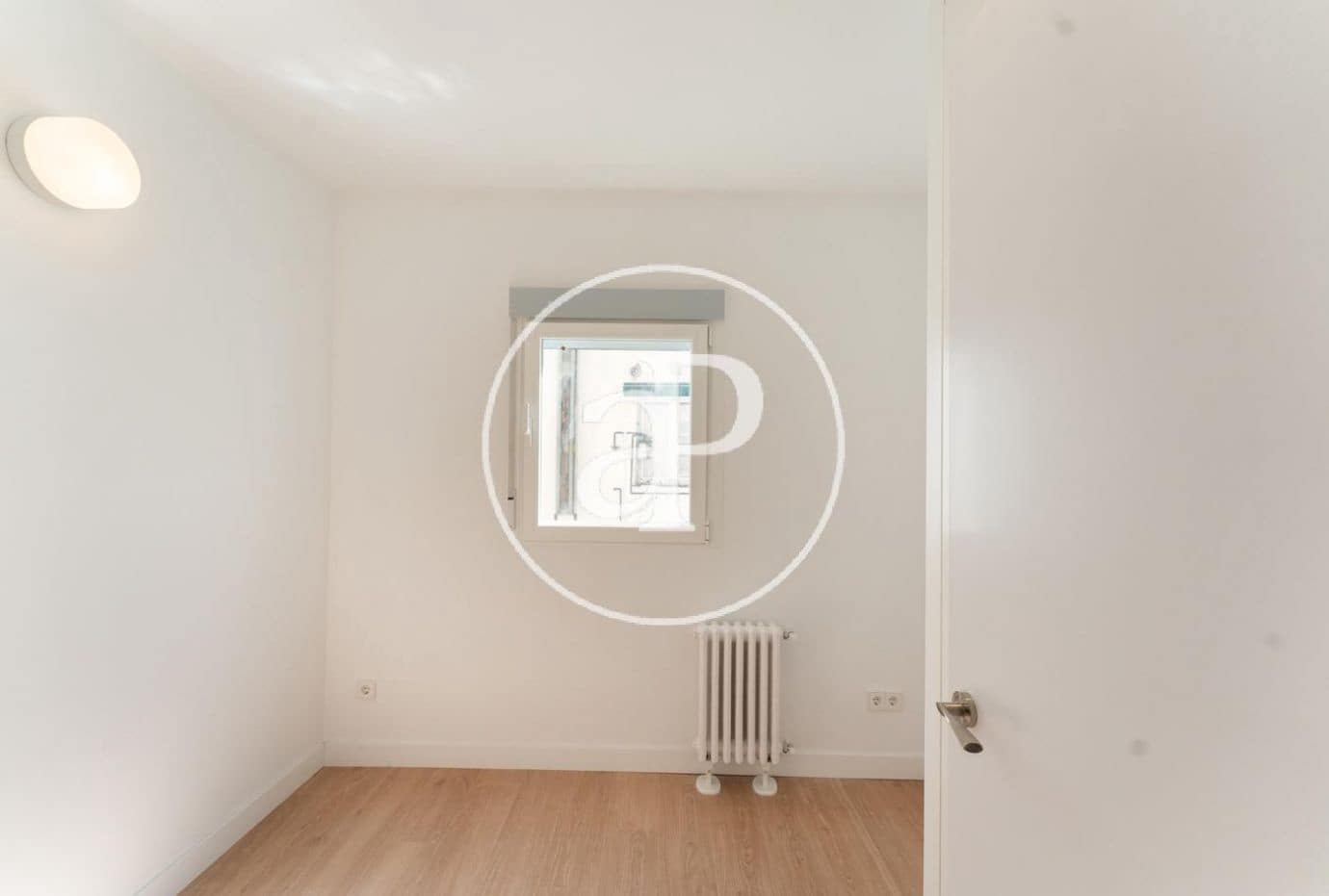 3 slaapkamer Appartement te huur in Madrid stad met garage - € 2.000 (Ref: 9904647)