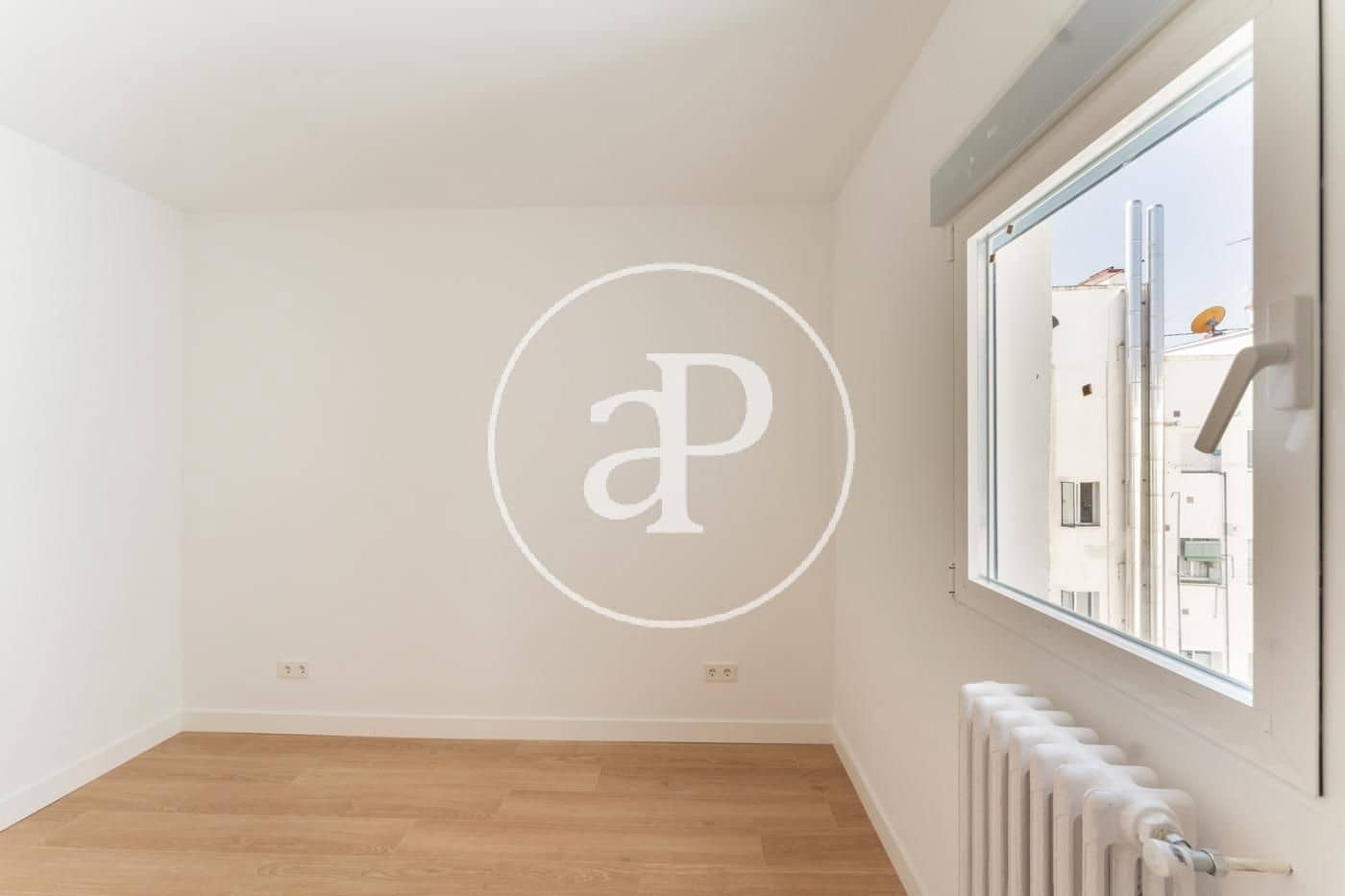 3 slaapkamer Appartement te huur in Madrid stad met garage - € 2.000 (Ref: 9904647)