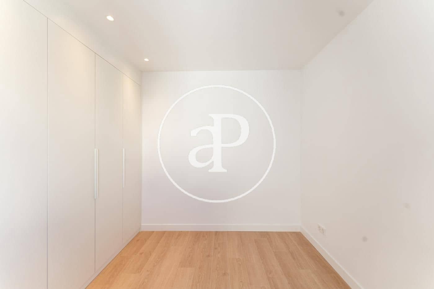 3 slaapkamer Appartement te huur in Madrid stad met garage - € 2.000 (Ref: 9904647)