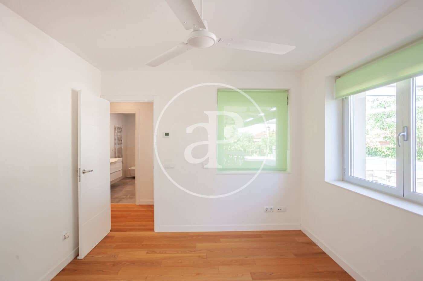 6 Zimmer Villa zu vermieten in Madrid Stadt mit Pool Garage - 7.500 € (Ref: 9904648)