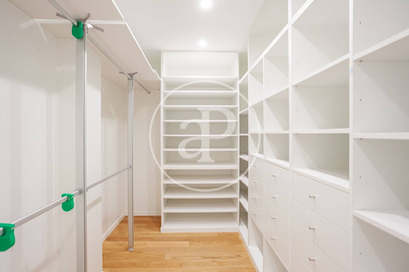 6 Zimmer Villa zu vermieten in Madrid Stadt mit Pool Garage - 7.500 € (Ref: 9904648)