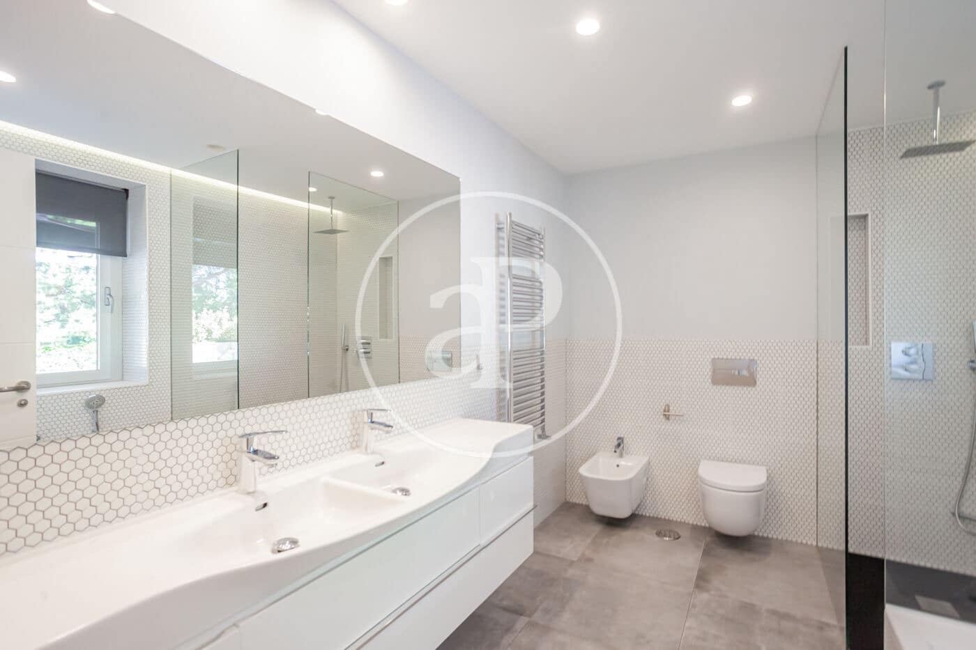 6 Zimmer Villa zu vermieten in Madrid Stadt mit Pool Garage - 7.500 € (Ref: 9904648)
