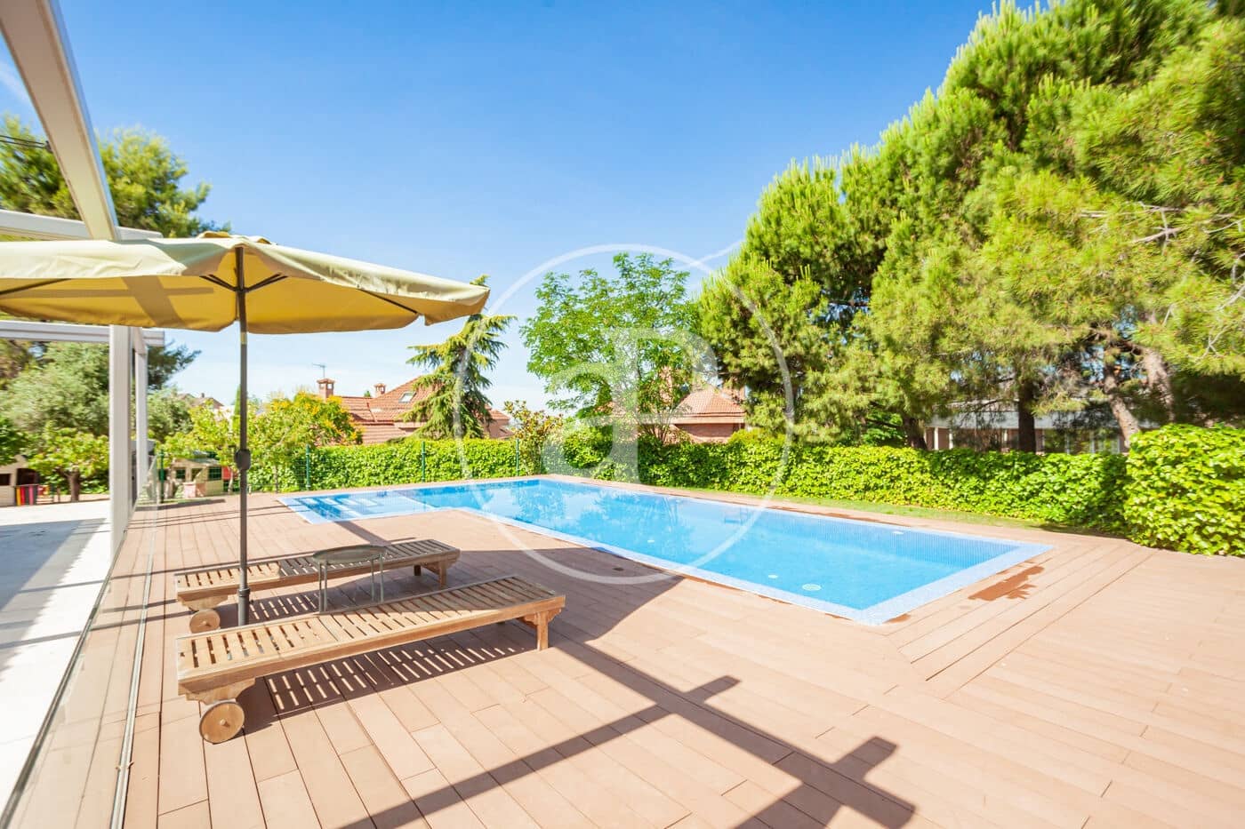 6 Zimmer Villa zu vermieten in Madrid Stadt mit Pool Garage - 7.500 € (Ref: 9904648)