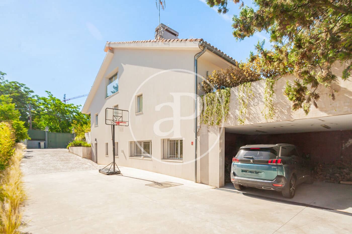 6 Zimmer Villa zu vermieten in Madrid Stadt mit Pool Garage - 7.500 € (Ref: 9904648)