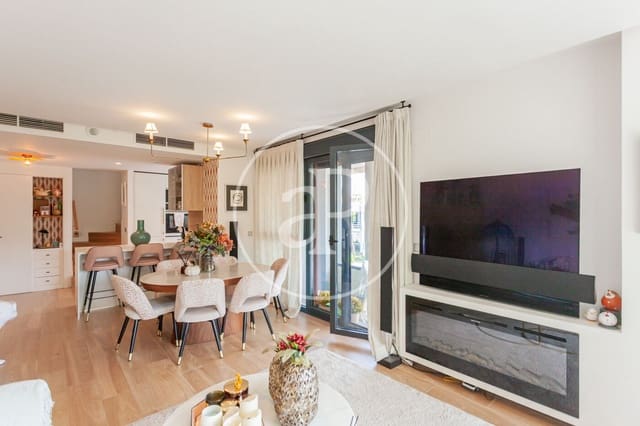 2 sovrum Takvåning till salu i Pozuelo de Alarcón med pool - 1 100 000 € (Ref: 9908048)