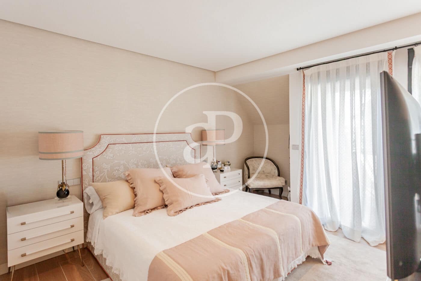 2 sovrum Takvåning till salu i Pozuelo de Alarcon med pool - 1 100 000 € (Ref: 9908048)