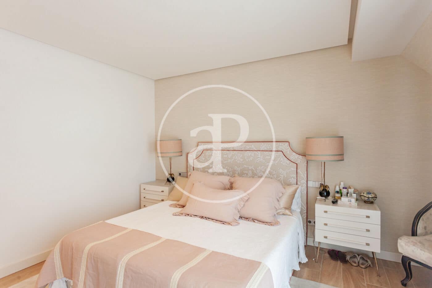 2 sovrum Takvåning till salu i Pozuelo de Alarcon med pool - 1 100 000 € (Ref: 9908048)