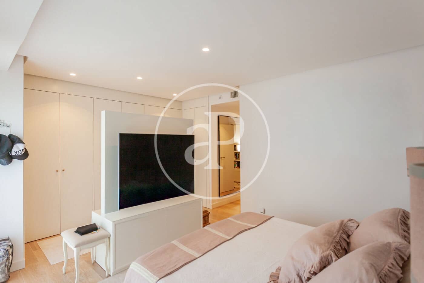 2 sovrum Takvåning till salu i Pozuelo de Alarcon med pool - 1 100 000 € (Ref: 9908048)
