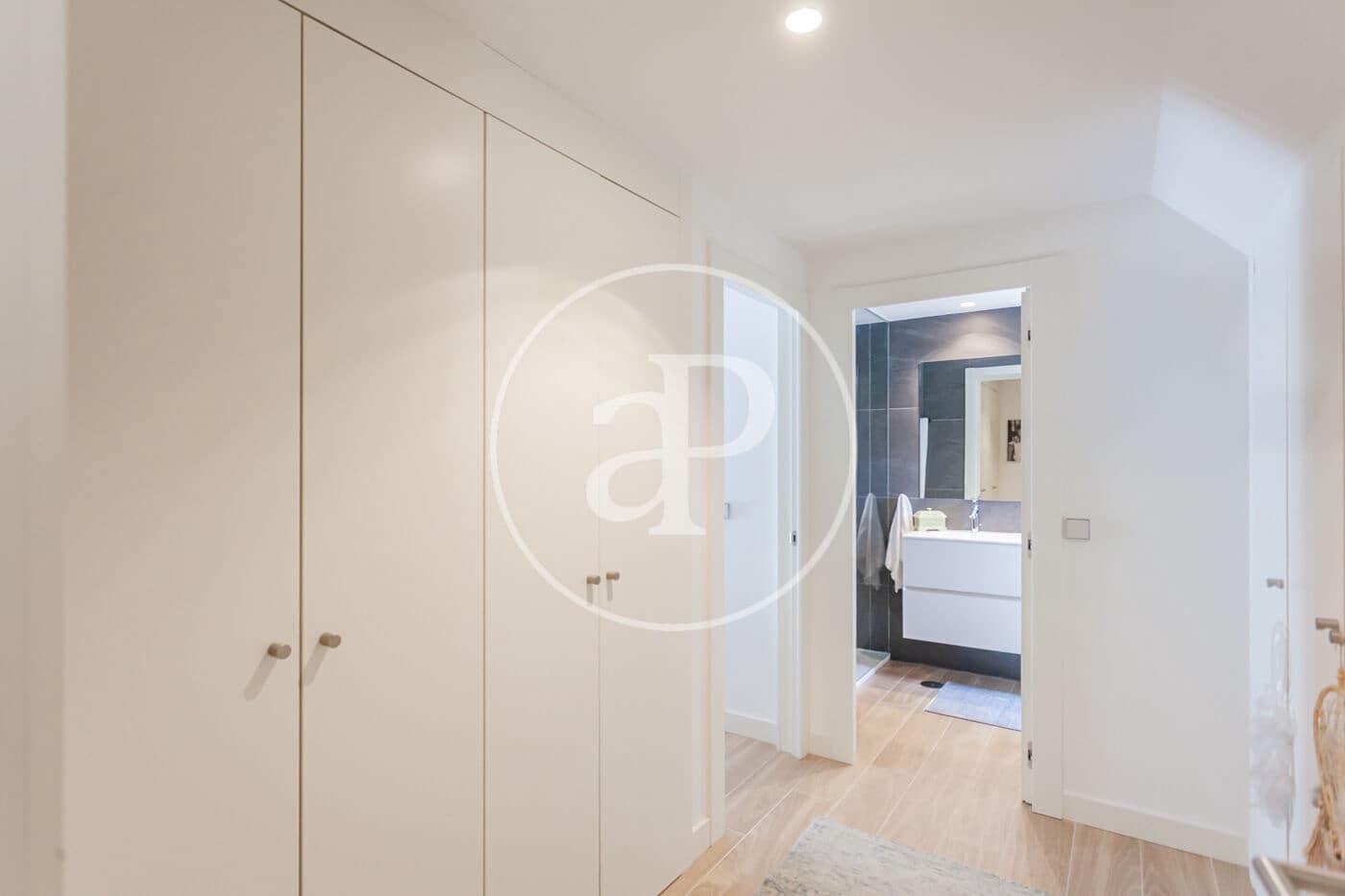 2 sovrum Takvåning till salu i Pozuelo de Alarcon med pool - 1 100 000 € (Ref: 9908048)