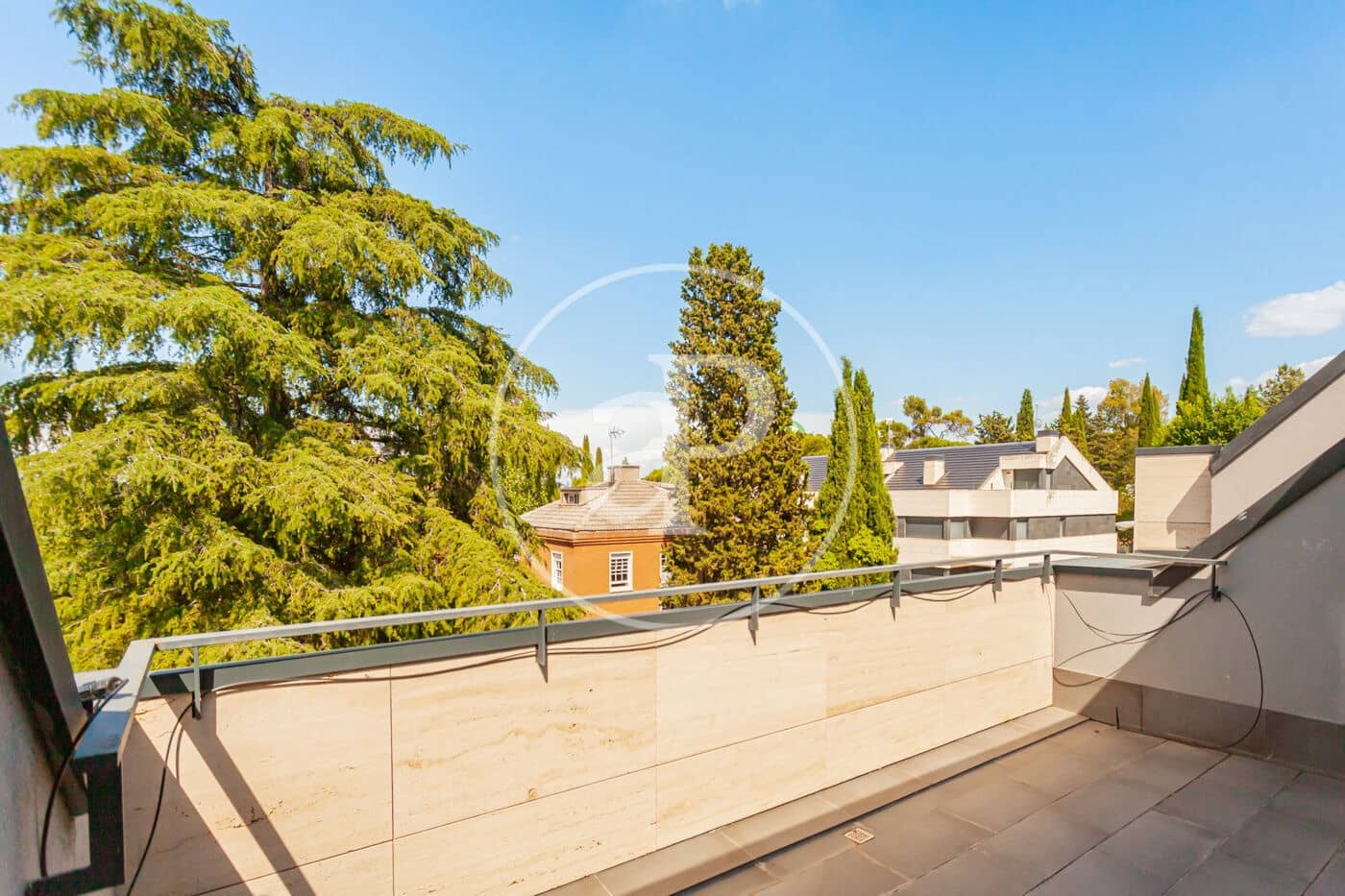 2 sovrum Takvåning till salu i Pozuelo de Alarcon med pool - 1 100 000 € (Ref: 9908048)