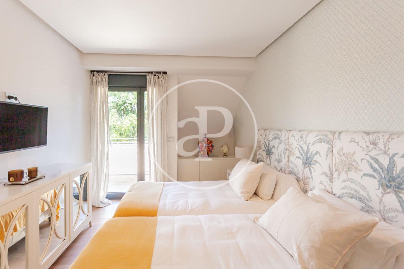 2 sovrum Takvåning till salu i Pozuelo de Alarcon med pool - 1 100 000 € (Ref: 9908048)