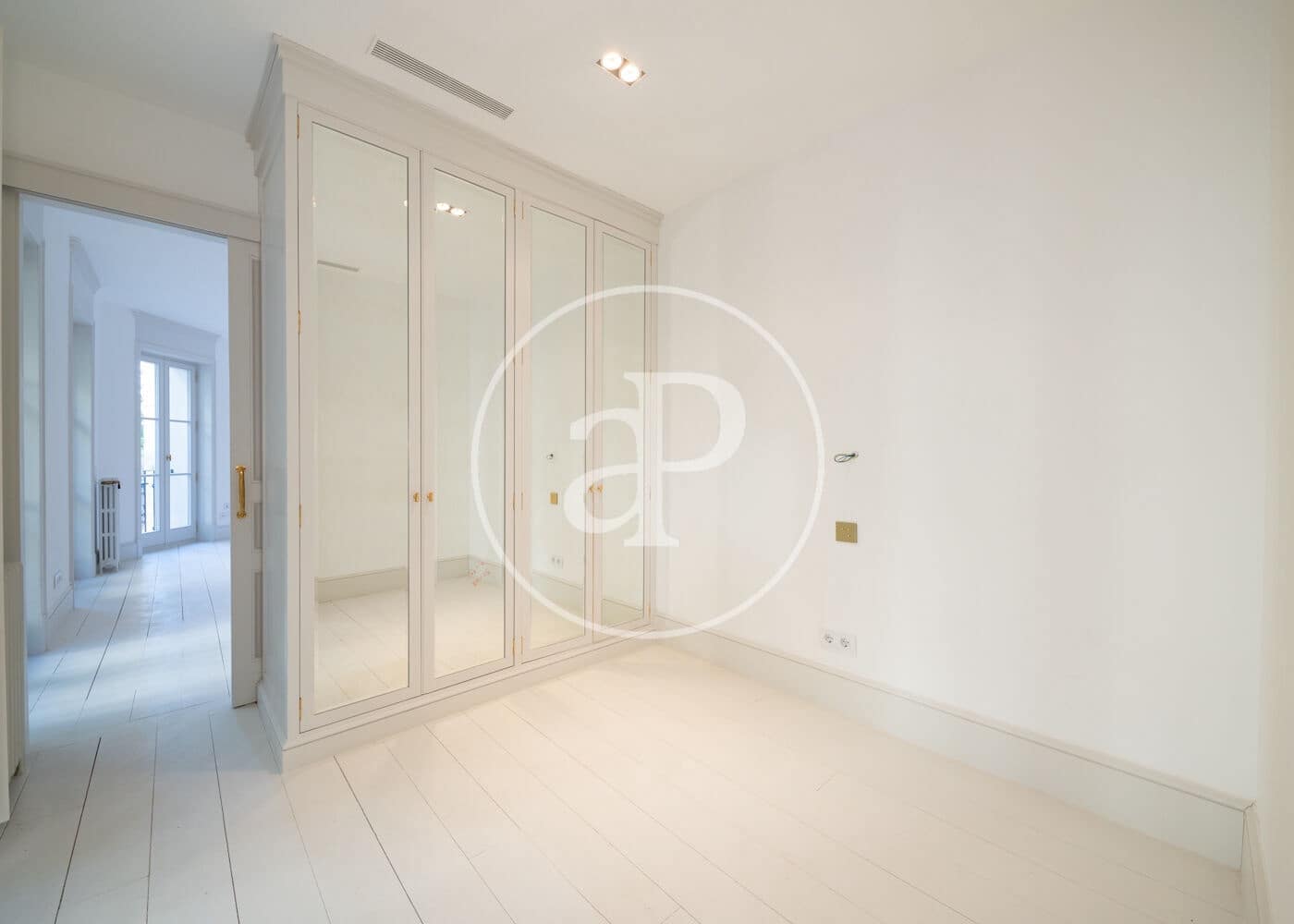 Leilighet til salgs i Madrid by - € 1 600 000 (Ref: 9908050)