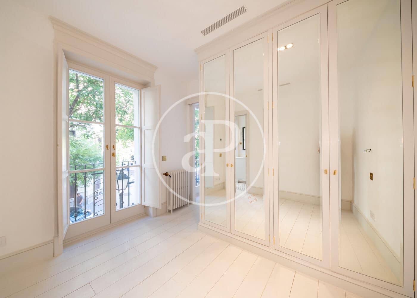 Leilighet til salgs i Madrid by - € 1 600 000 (Ref: 9908050)