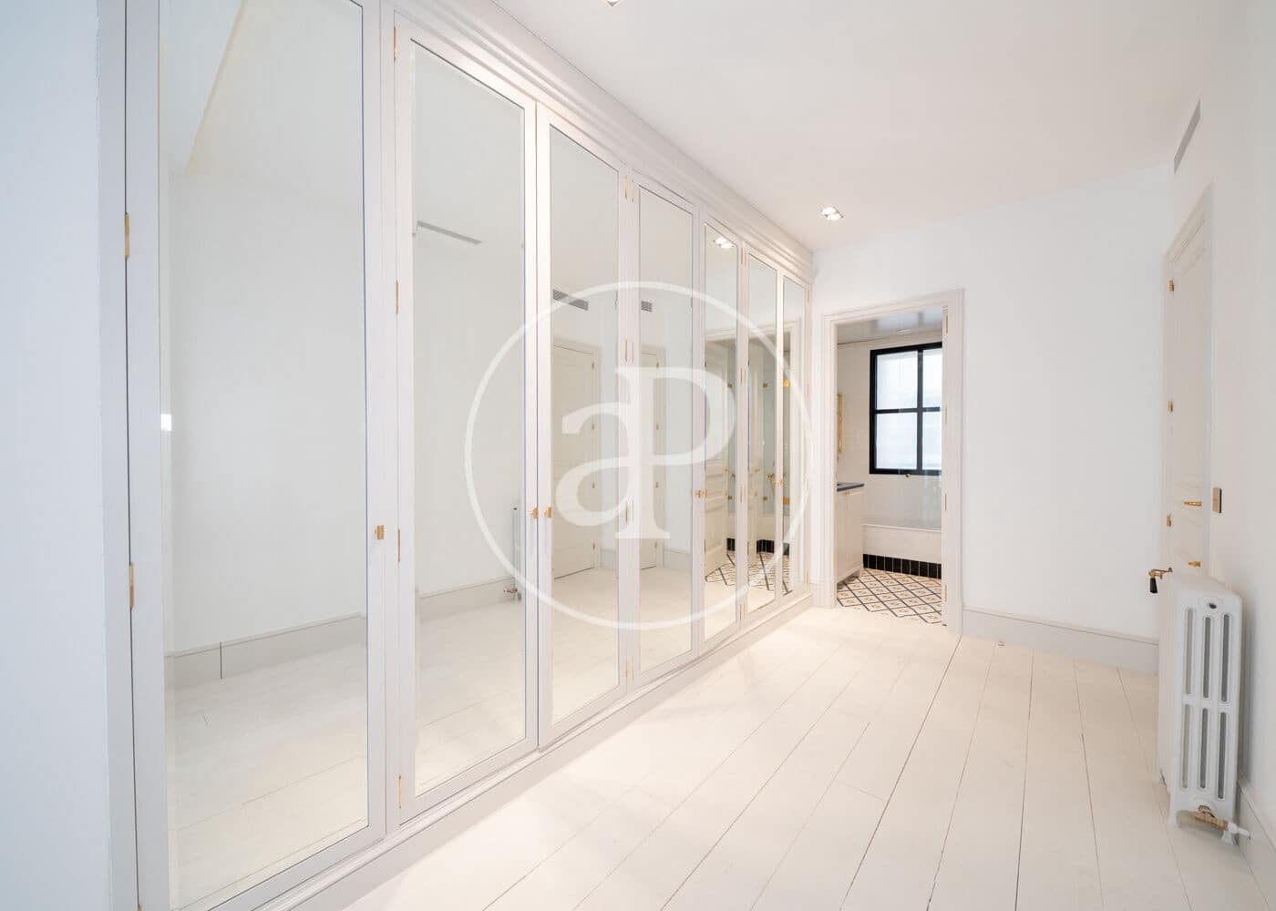 Leilighet til salgs i Madrid by - € 1 600 000 (Ref: 9908050)