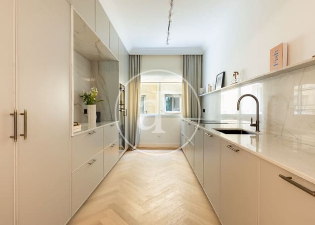 3 soverom Leilighet til salgs i Jerónimos, Madrid by - € 3 200 000 (Ref: 9911074)